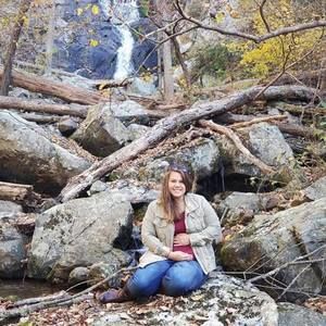 Meet your Posher, Roxanne